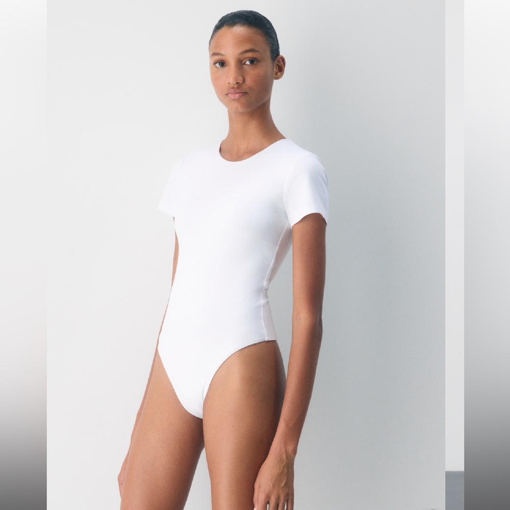 Aritzia Original Contour Crew Bodysuit Size 2XS